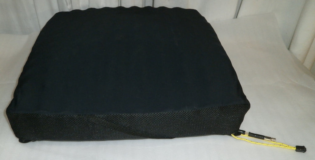 ROHO WHEELCHAIR CUSHION 18.25X18.25X4.25 " WITH COVER AND PUMP GOOD CONITION