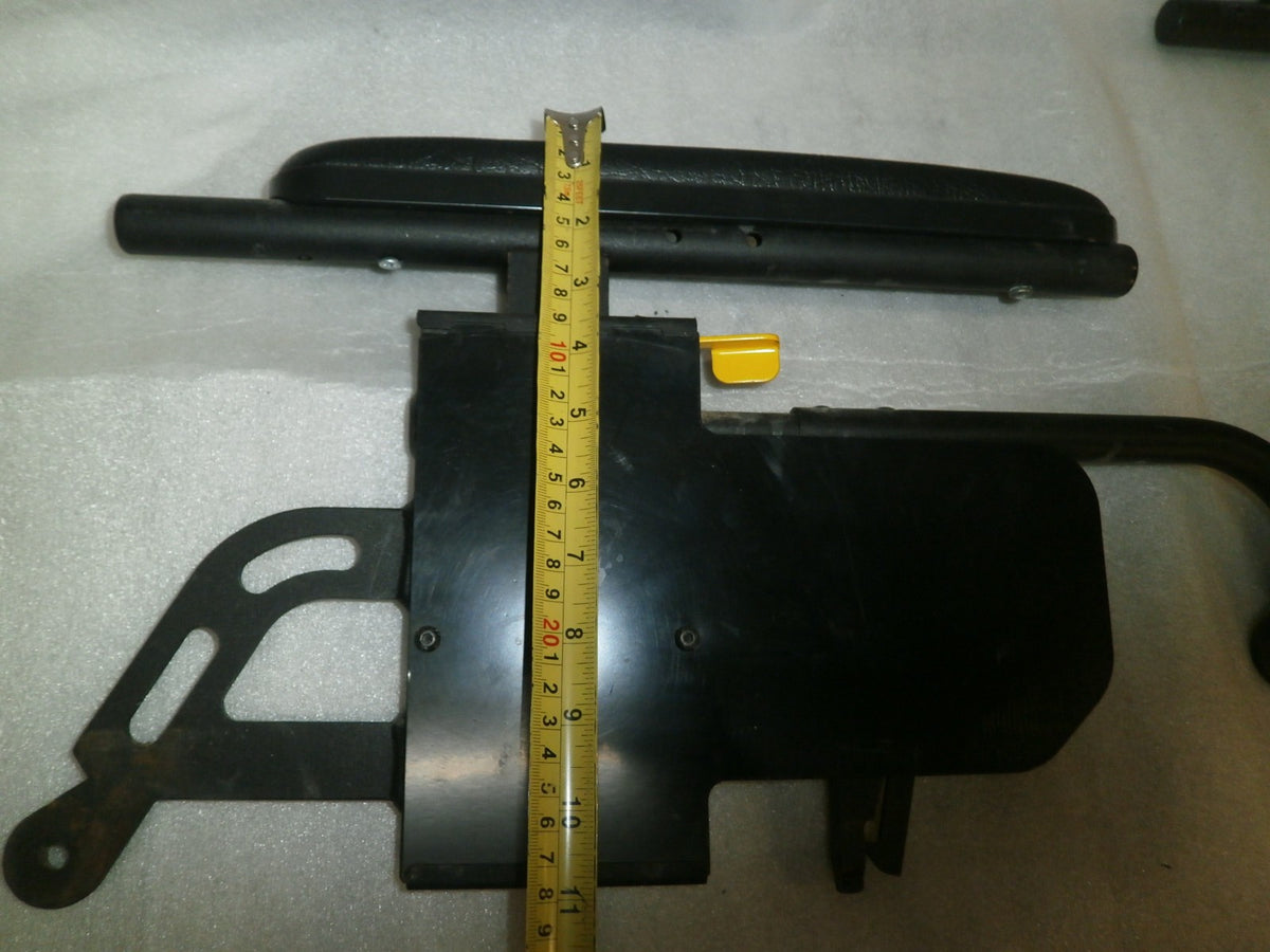 QUICKIE XPERIENCE WHEELCHAIR ARMREST AND ALL ACCESSORYAS PHOTO GOOD CONDITION