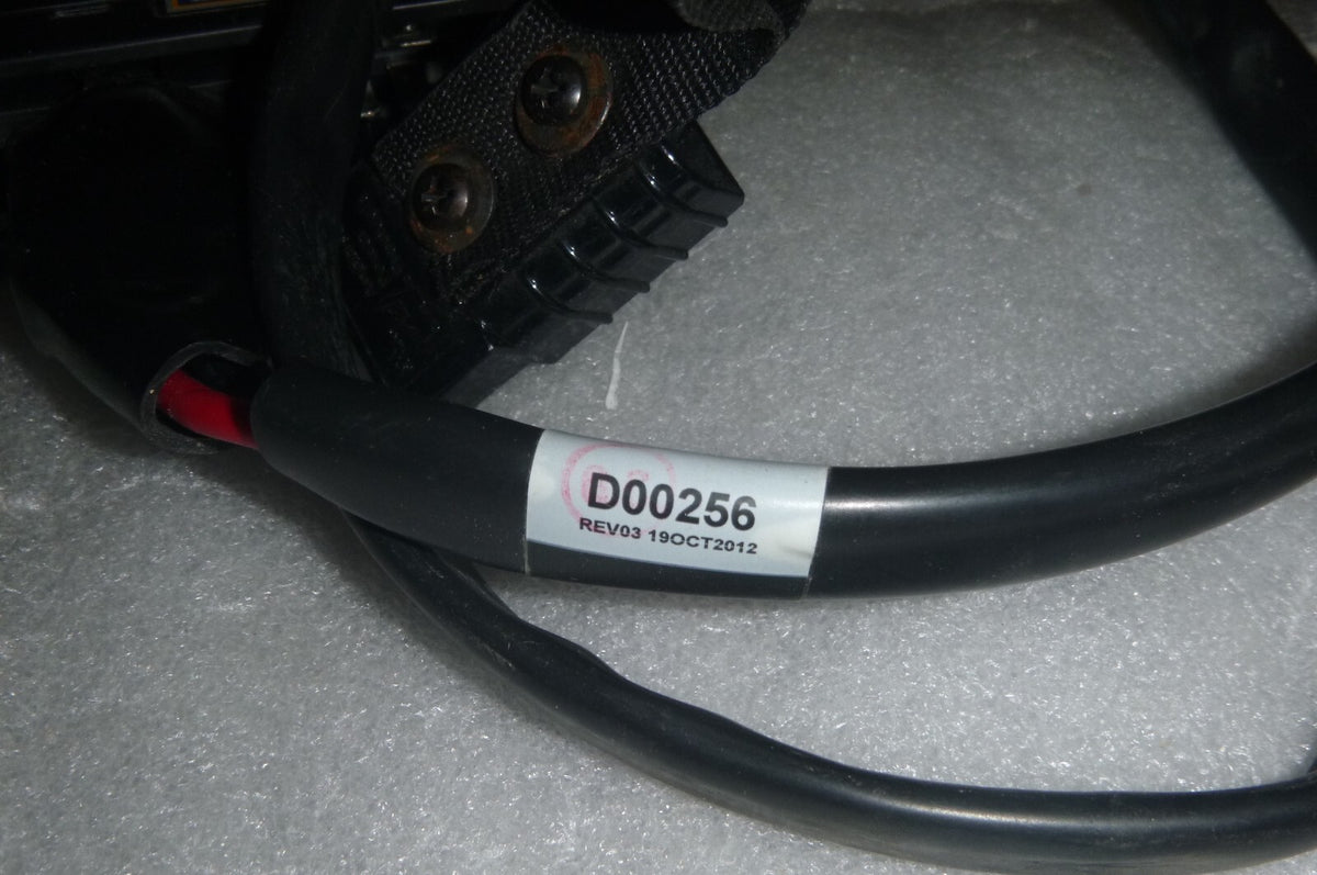 PG DRIVES TECHNOLOGIES D51109.08 WHEELCHAIR CONTROL WITH BATTERY CABLE VERY GOOD