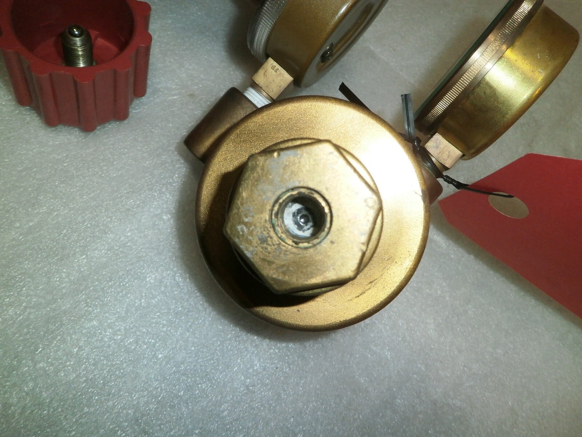 AIR LIQUID PRESSURE REGULATOR with 110-1607 AND PSI GAUGES VERY GOOD CONDITION