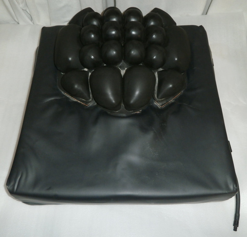 ROHO WHEELCHAIR CUSHION 19.5X18.5X4.25 " WITH COVER GOOD CONDITION