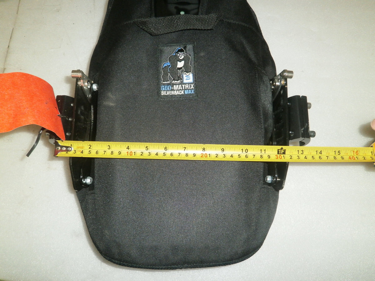 BLAKE GEOMATRIX SILVER BACK WHEELCHAIR CUSHION 13X20 INCH