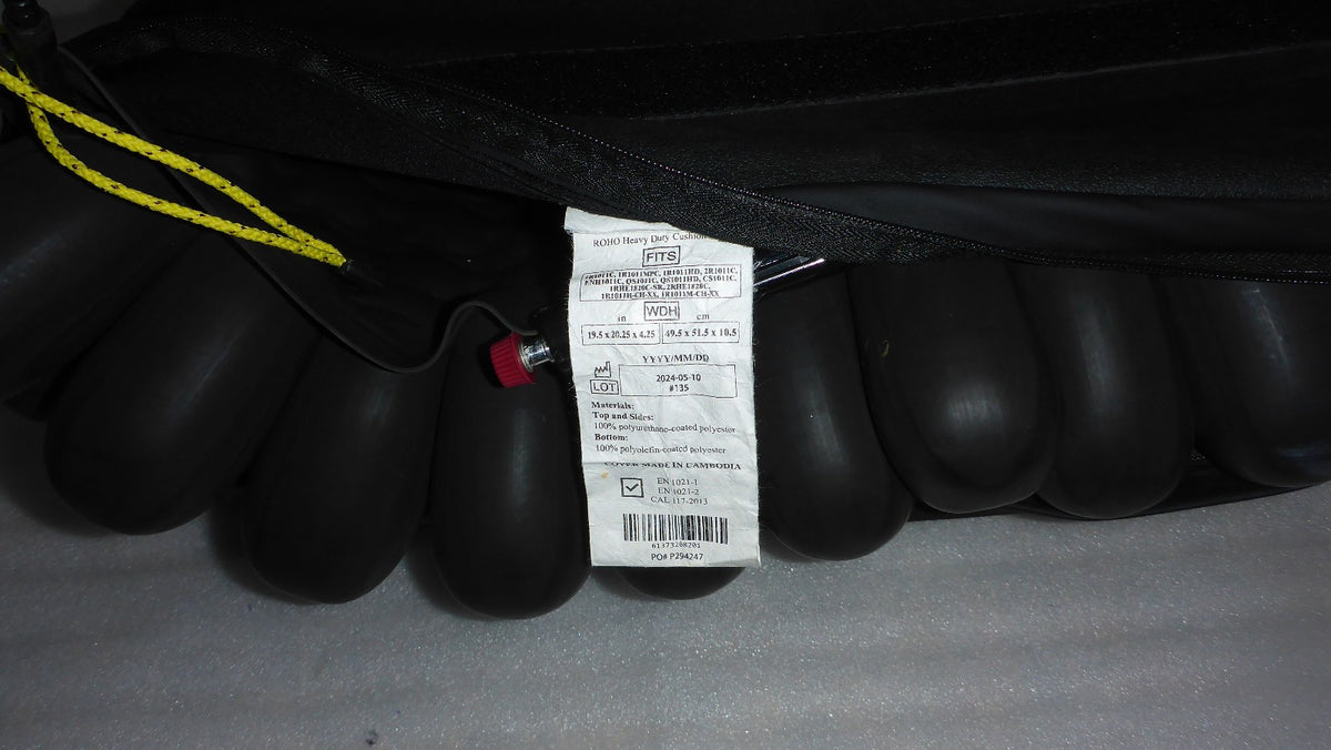 ROHO WHEELCHAIR CUSHION USED 19.5X20.25X4.25 INCH GOOD CONDITION TESTED .