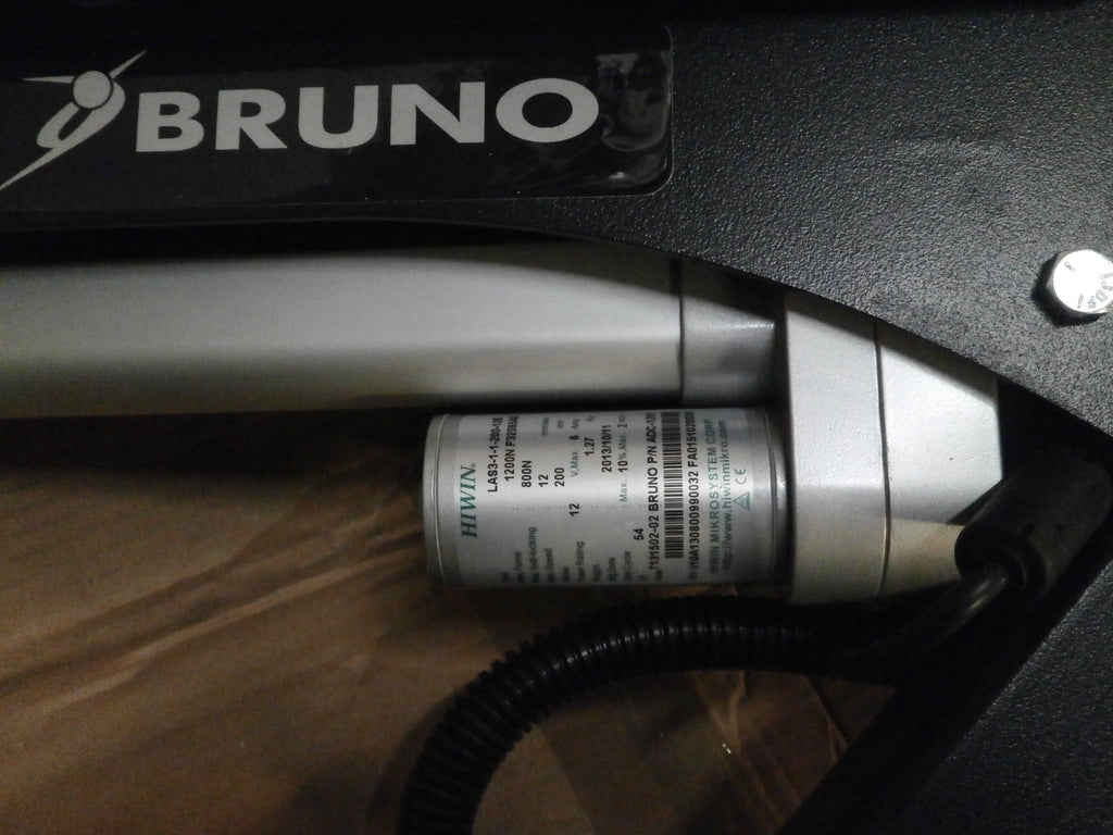 BRUNO VSL-6900 CURBSIDER NEW OPEN BOX WORKING WITH REMOTE CONTROL and Base