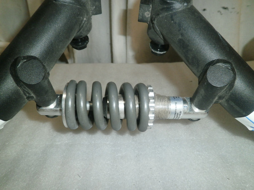 QUANTUM Q6 EDGE FRONT PART WITH CASTERS AND SHOCK AS PHOTO