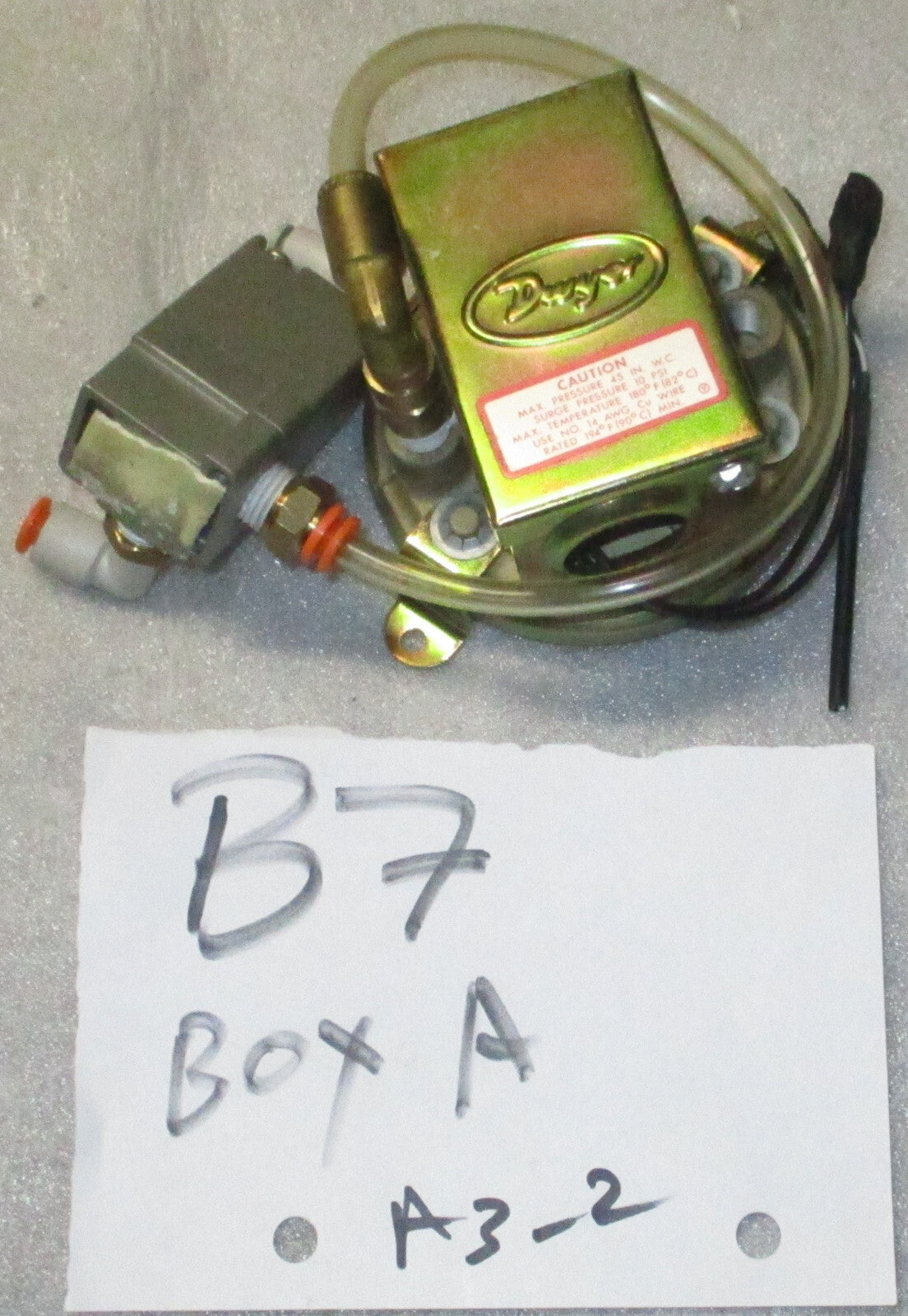 SMC AIR OPERATED VALVE VTA301-02 and dwyer cat no 1910-0 differential pressure