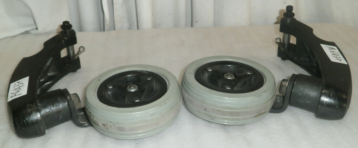 Parts Back Caster Frames as Photo Good Condition
