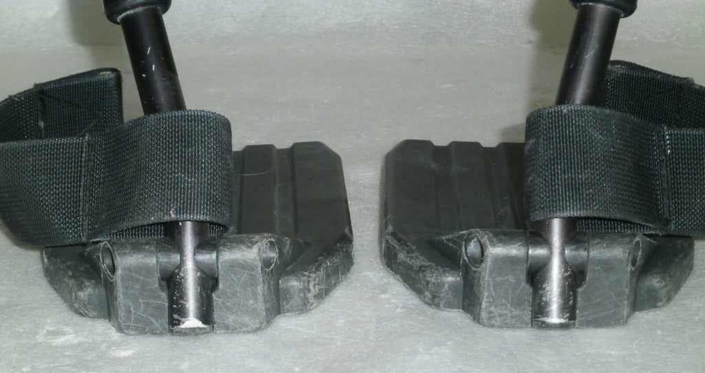 SET OF WHEELCHAIR FOOT REST GOOD CONDITION WITH MOUNT PLATES DIMENSION AS PHOTO