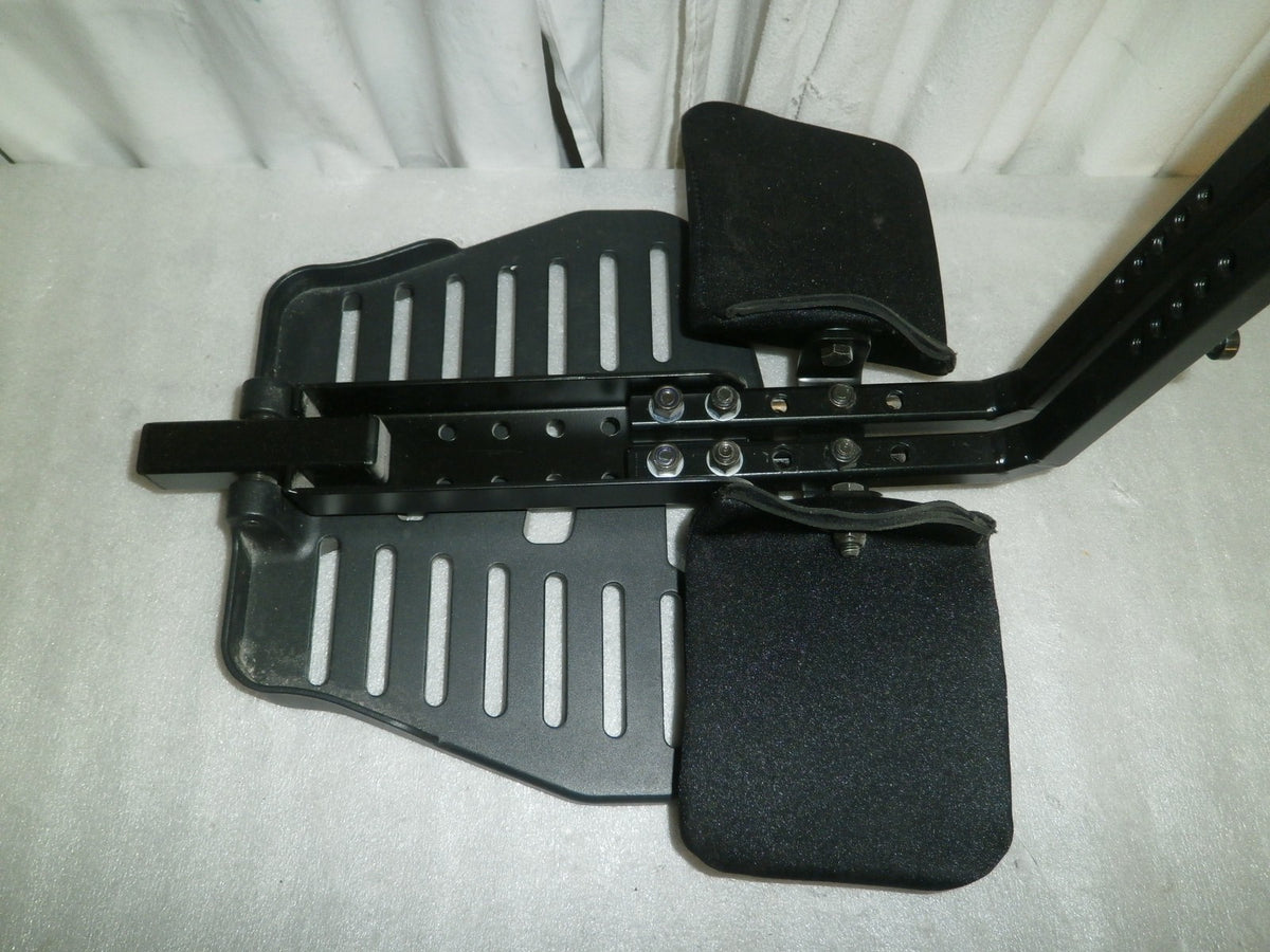 QUICKIE QM-710 WHEELCHAIR FOOTREST VERY GOOD CONDITION WITH BOLTS AS PHOTO