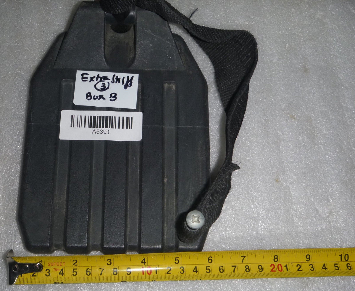 SET OF WHEELCHAIR FOOT REST GOOD CONDITION WITH MOUNT PLATES DIMENSION AS PHOTO