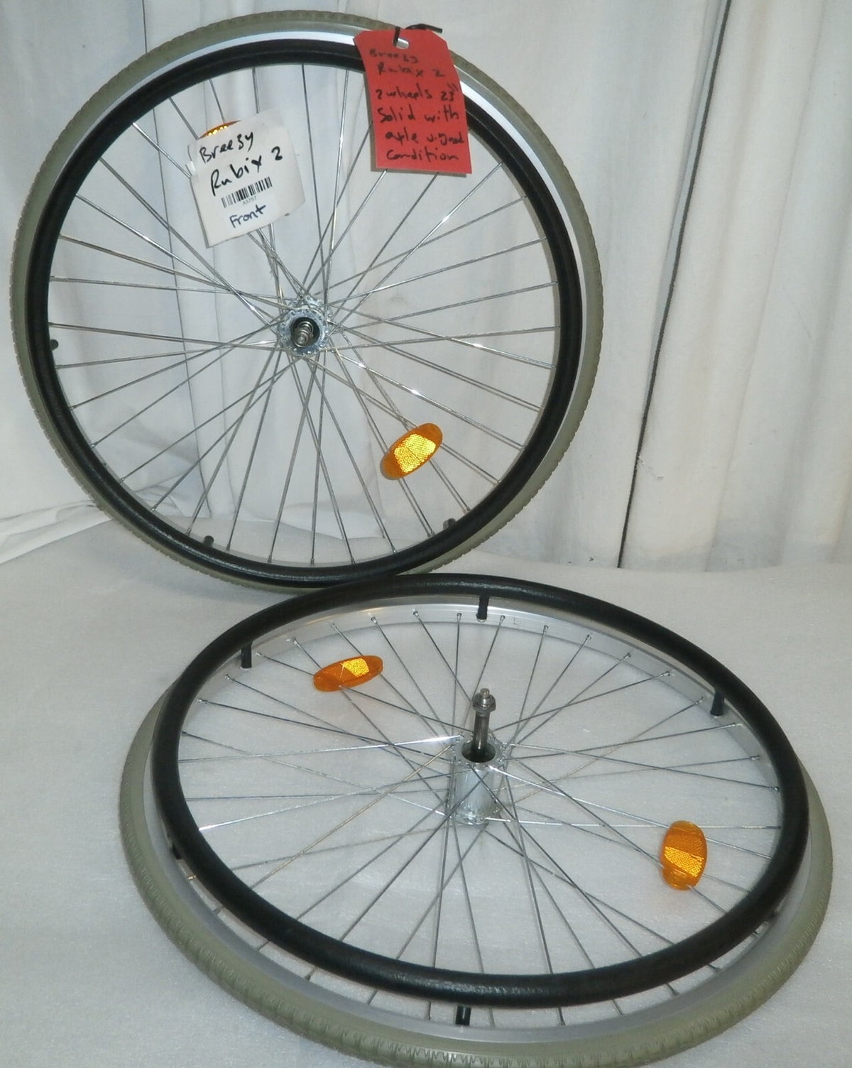 LOT OF 2 BREEZY RUBIX 2 WHEELS 23" SOLID VERY GOOD CONDITION