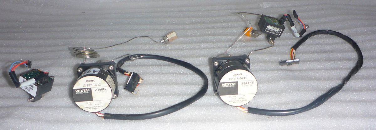 2 OF WATERS 717 AUTO SAMPLER VEXTA MOTORS C7387-9212 WITH INJECTION VALVES