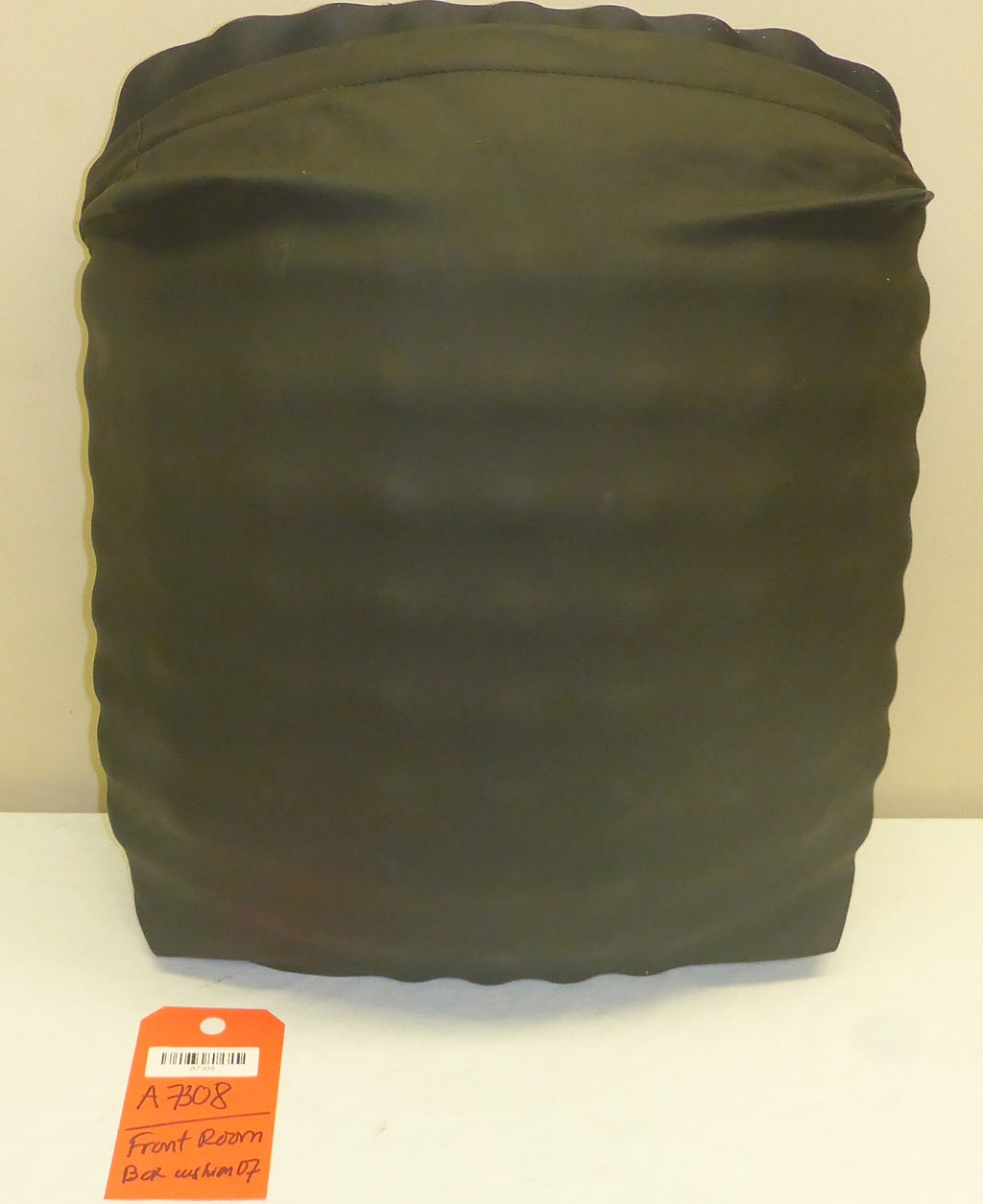 ROHO WHEELCHAIR CUSHION 17.75X22X4.25 INCH WITH COVER GOOD CONDITION