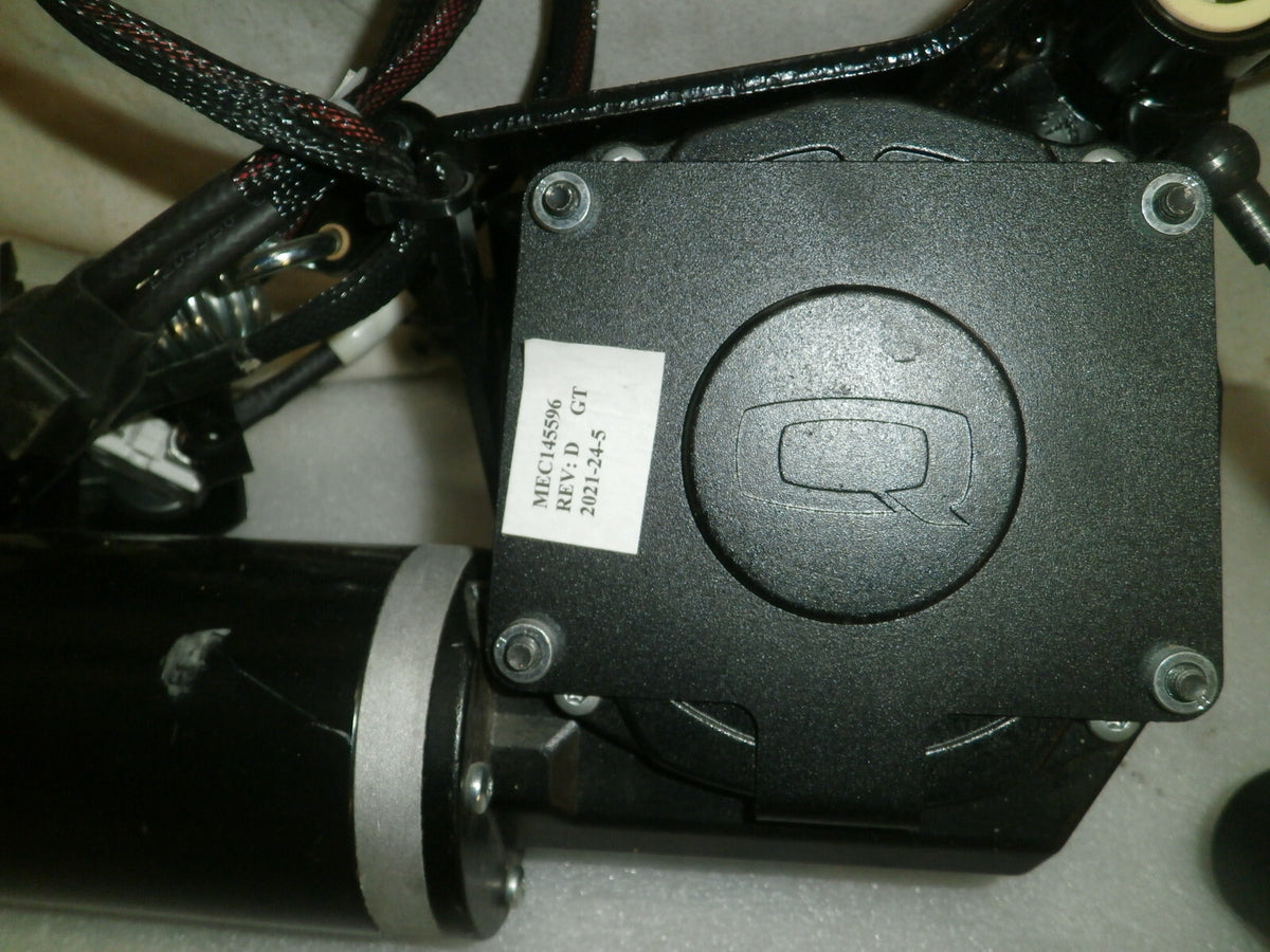 TWO QUANTUM EDGE 2.0 -2021 MOTORS MOT1810170-01 AND MOT1810171-01 WITH CASTERS