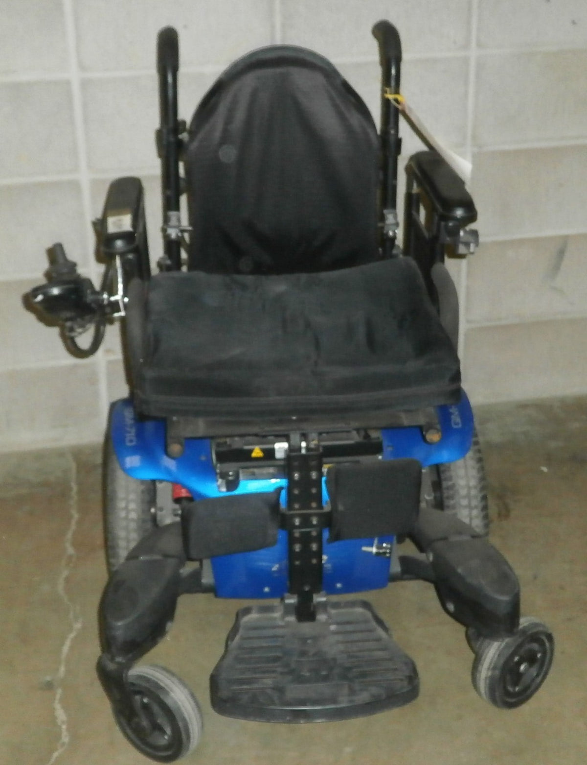 18" QUICKIE QM-710 POWER ELECTRIC WHEELCHAIR (no battery)