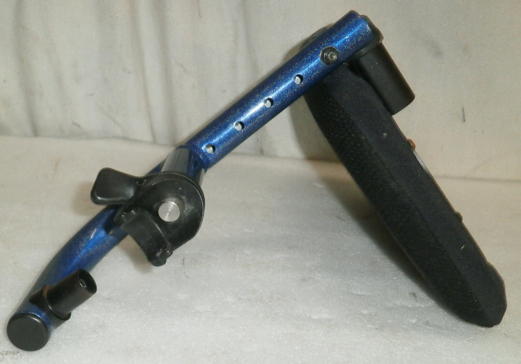 SET OF WHEELCHAIR FOOT REST NEW CONDITION WITH MOUNT PLATES
