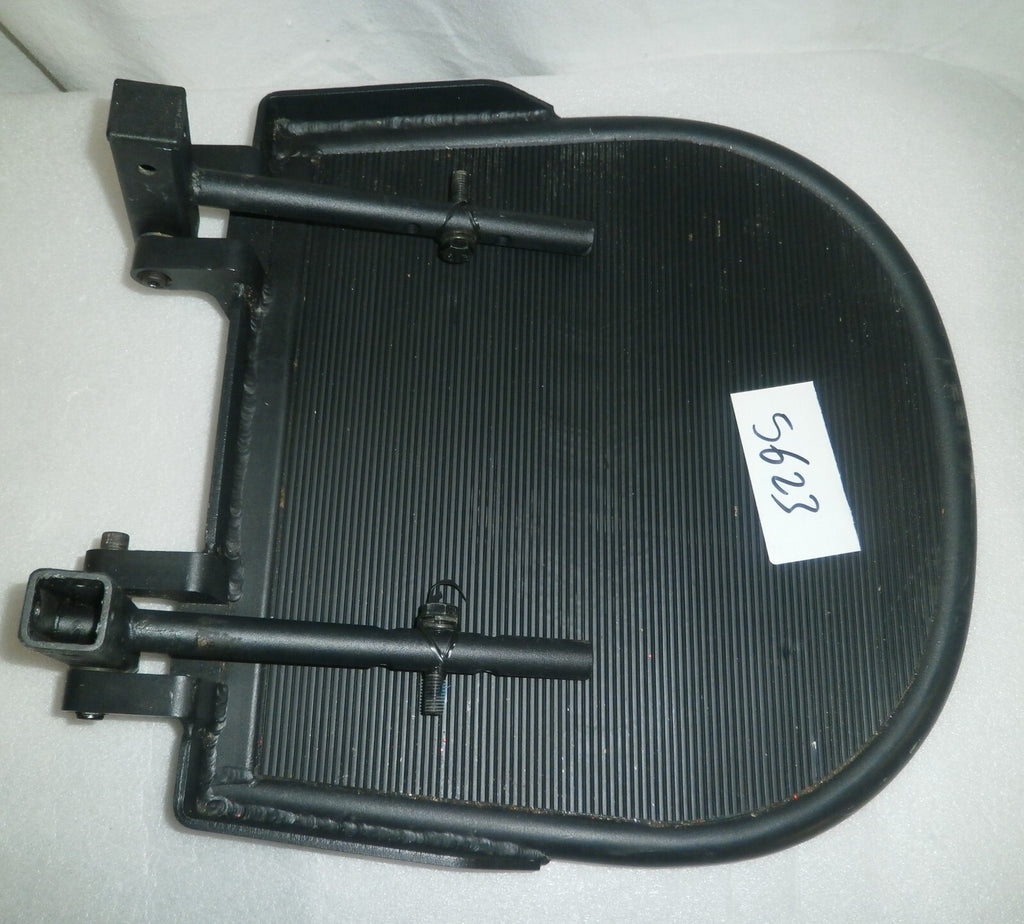 QUANTUM Q1450 FOOTREST WITH BOLTS VERY GOOD CONDITION