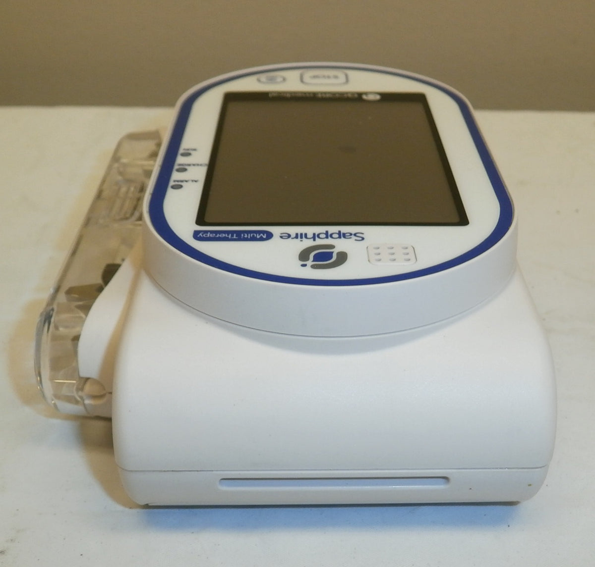 QCORE Sapphire multi therapy pump (has bad battery) (has minor screen bubble)