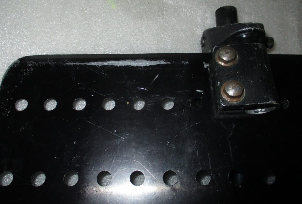 SET OF WHEELCHAIR FOOT REST GOOD CONDITION WITH MOUNT PLATES DIMENSION AS PHOTO