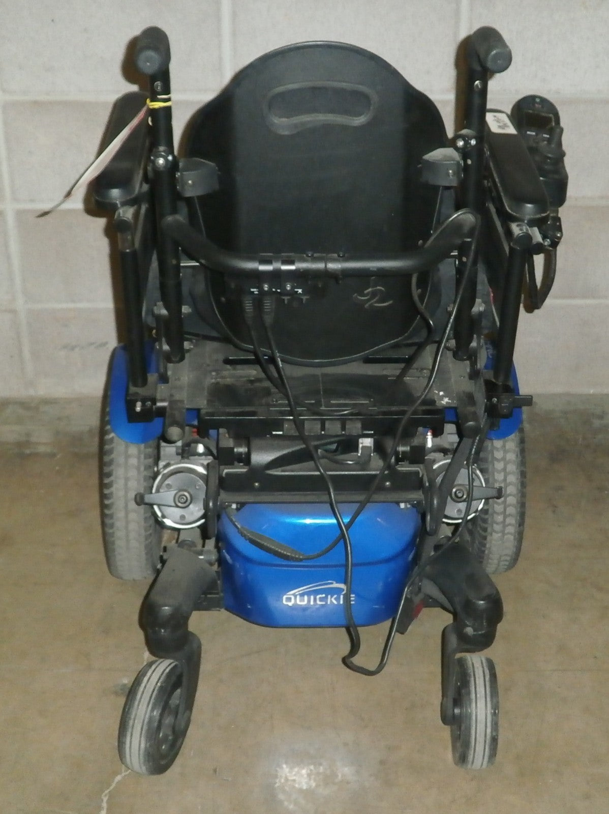 18" QUICKIE QM-710 POWER ELECTRIC WHEELCHAIR (no battery)