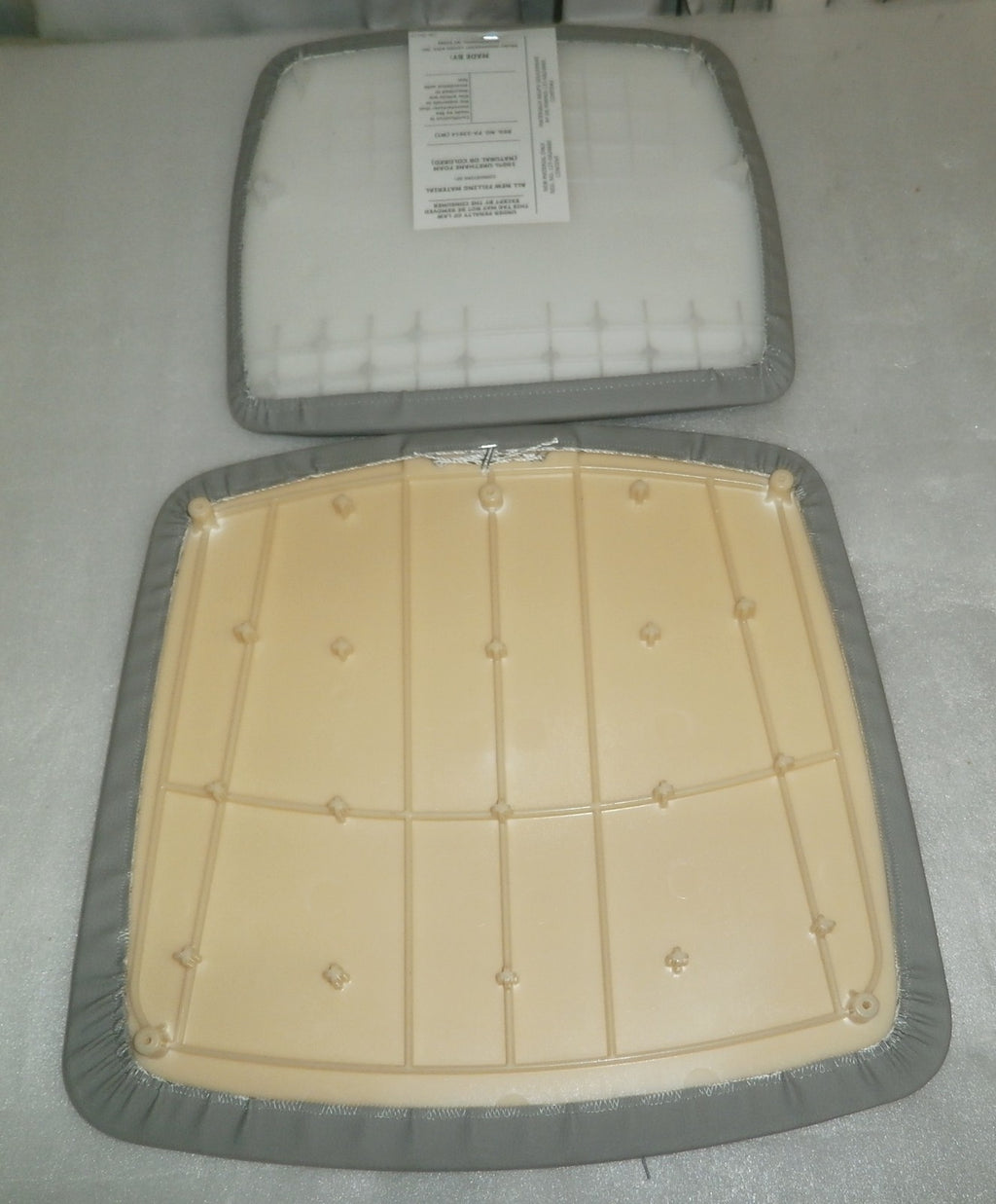 BRUNO ELAN STAIR LIFT SRE-3050 SEAT AND BACK CUSHION USED GOOD CONDITION