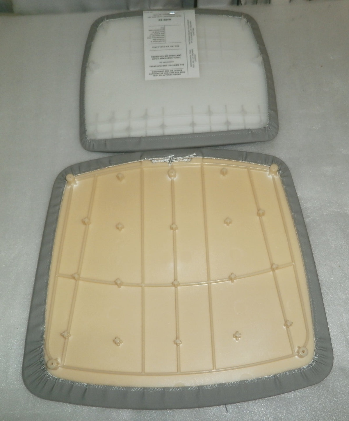 BRUNO ELAN STAIR LIFT SRE-3050 SEAT AND BACK CUSHION USED GOOD CONDITION