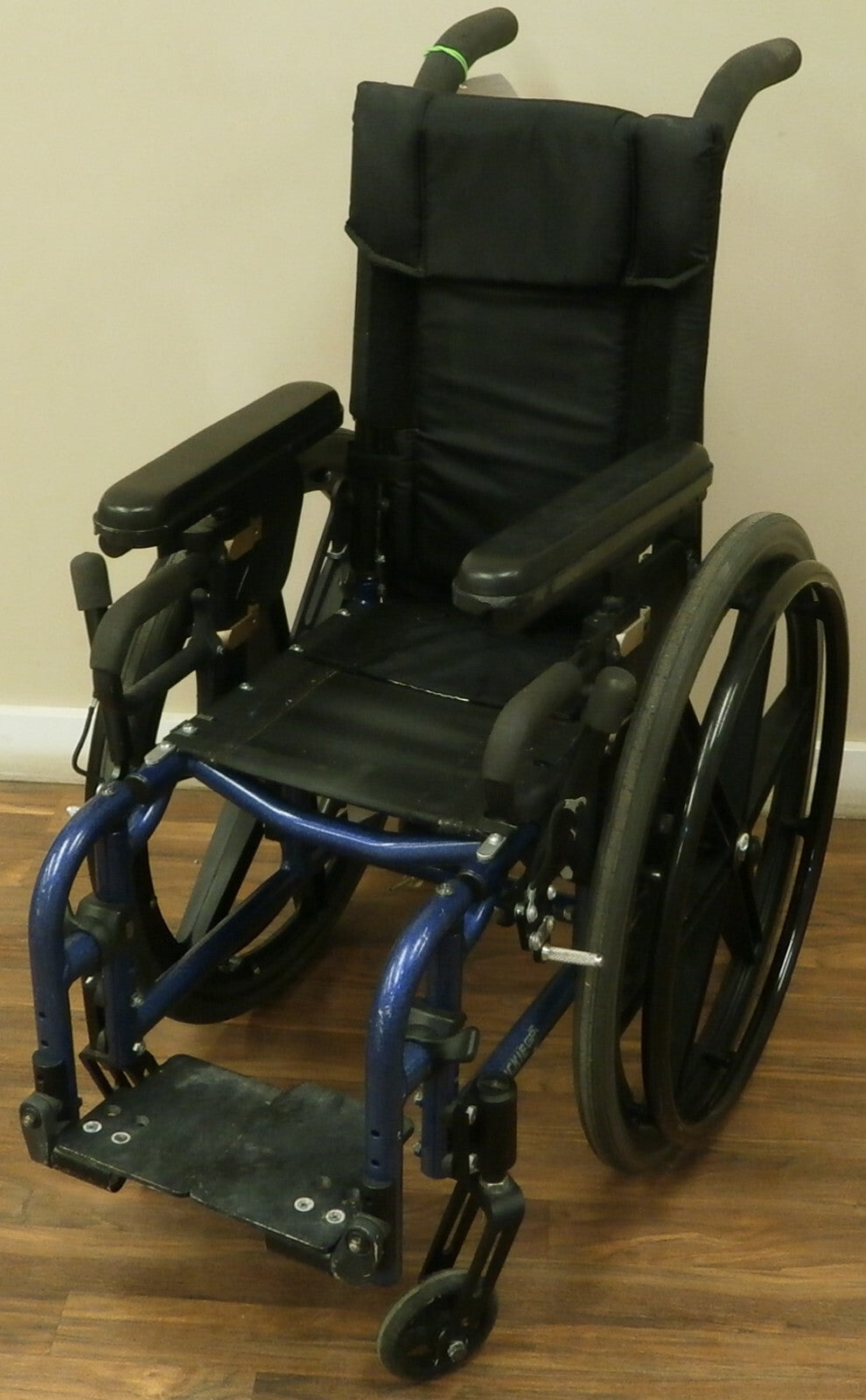 QUICKIE GP RIGID WHEELCHAIR LIGHT WEIGHT SEAT WIDTH 12 INCH VERY GOOD CONDITION