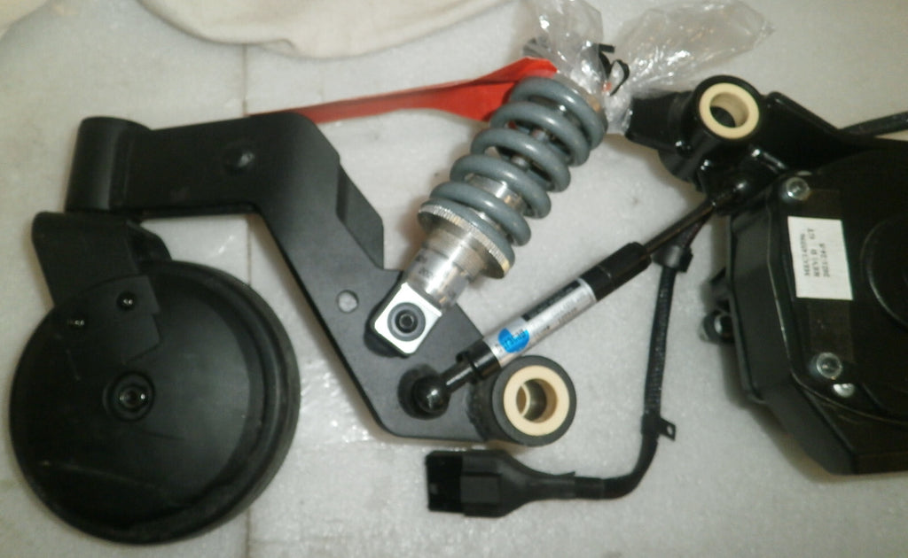 TWO QUANTUM EDGE 2.0 -2021 MOTORS MOT1810170-01 AND MOT1810171-01 WITH CASTERS