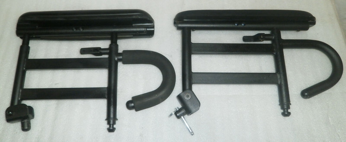PAIR OF WHEELCHAIR ARM REST LEFT AND RIGHT WITH MOUNTS FOR QUICKIE QM-710