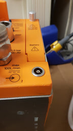 Drager Oxylog 3000 Ventilator 2M86955 w/ Hose - No Power Supply