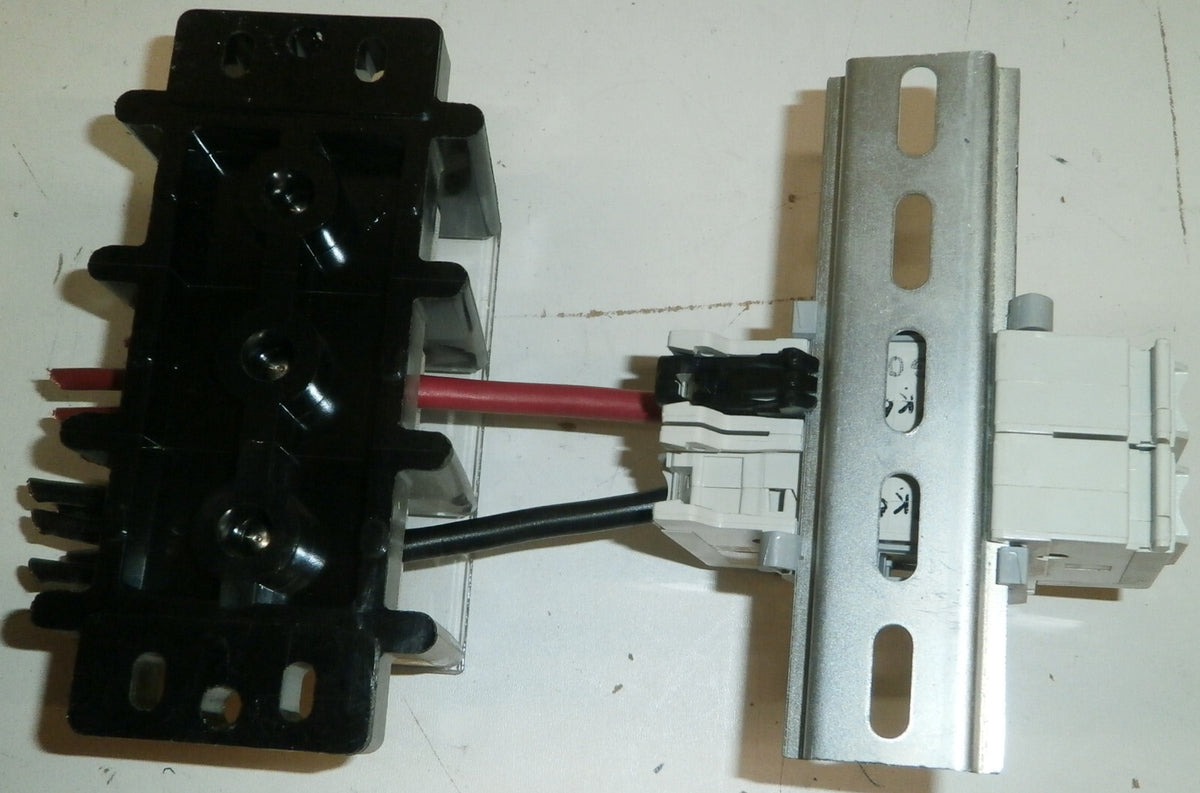 ABB 60A 10kA E212323 Circuit Breaker + BUSS 16021-3 Power Distribution Block