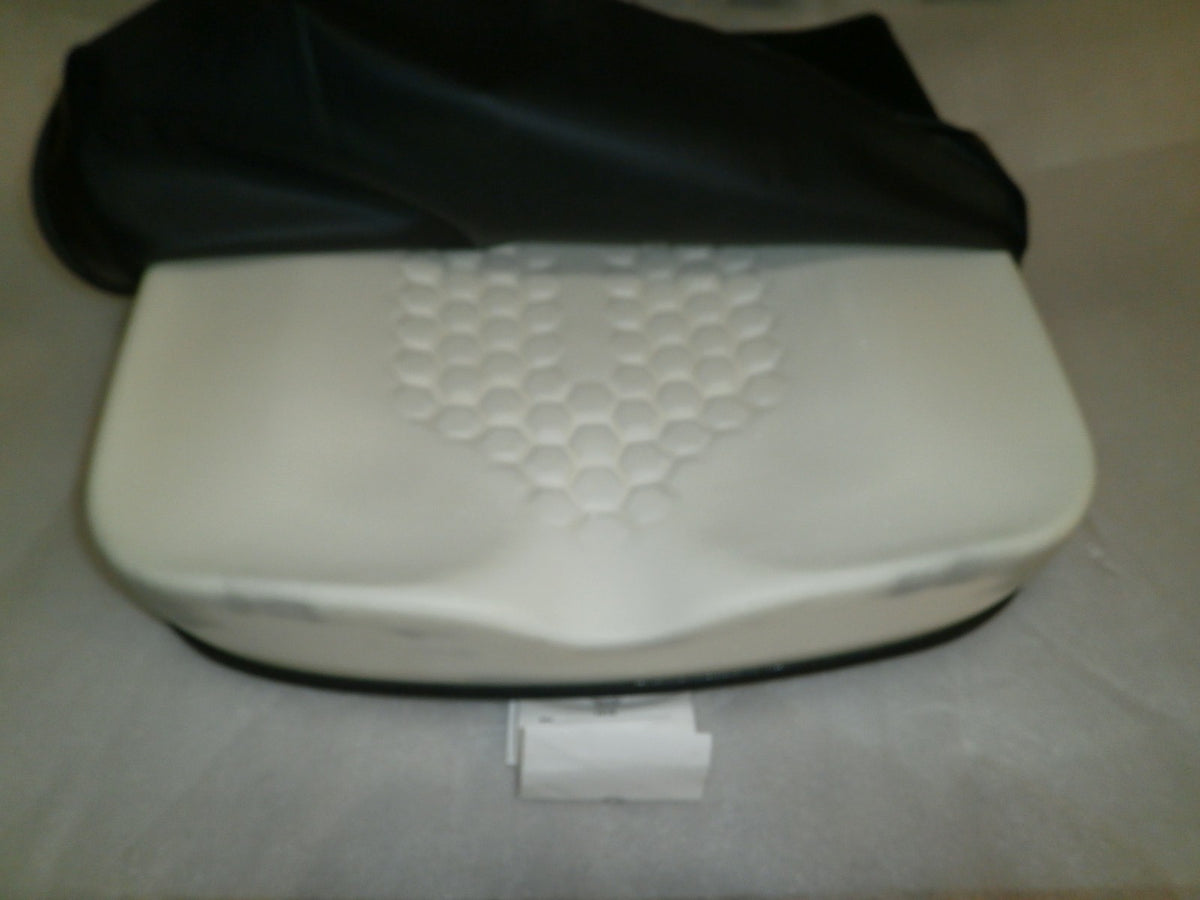 KI MOBILITY AXIOM G WHEELCHAIR CUSHION XG 18X18X4 INCH GOOD CONDITION