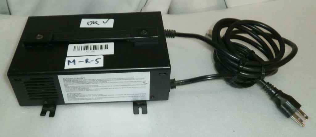 CLIPLIGHT WHEELCHAIR BATTERY CHARGER 24VOLT VERY GOOD CONDITION