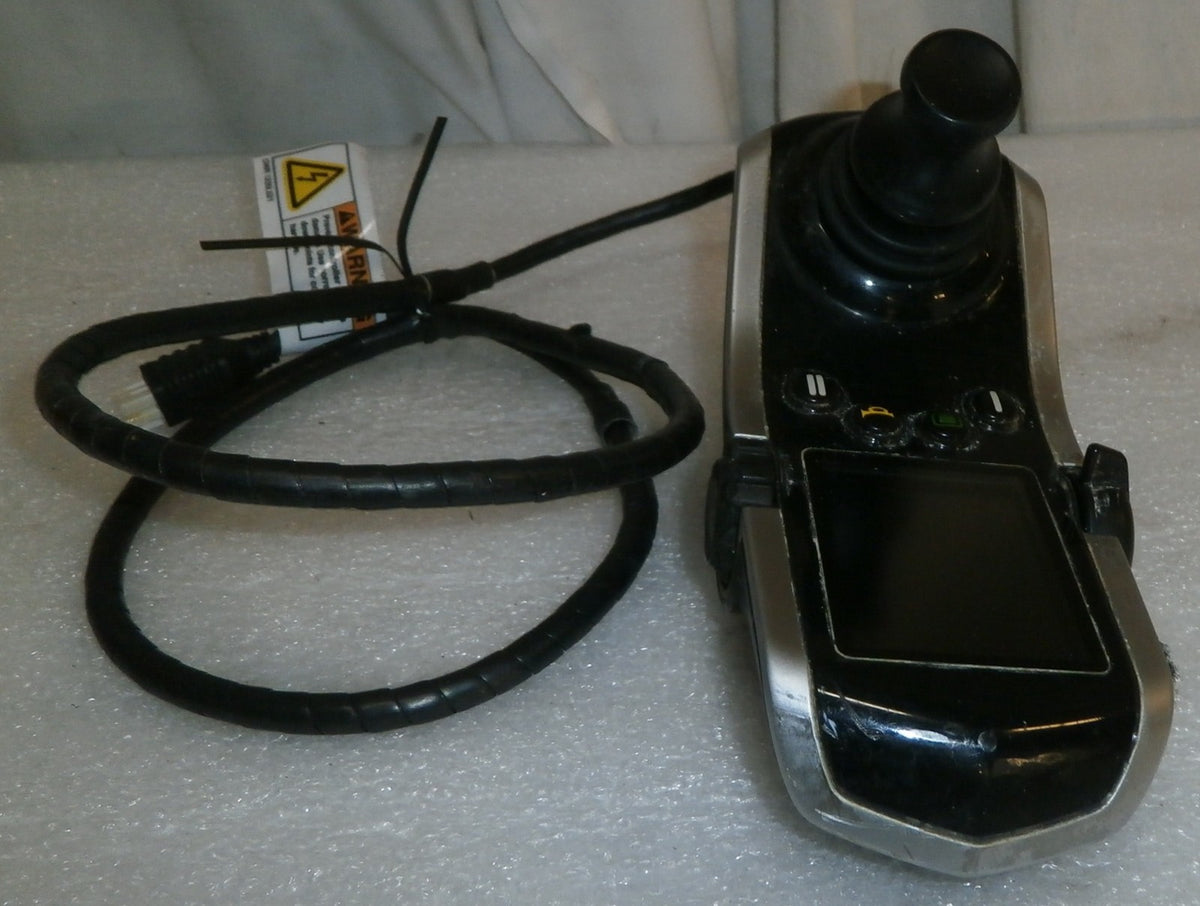 QUANTUM CTLDC1472 CONTROL AND JOYSTICK WITH SWING AWAY ARM USED AS PHOTO