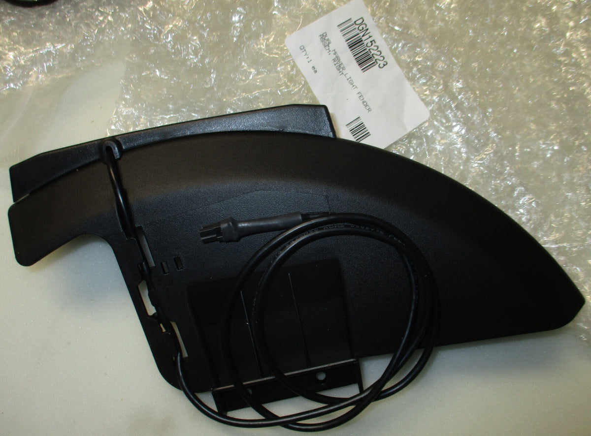 DGN152223-DGN153020 DUAL MARKER LIGHT FENDER LEFT AND RIGHT NEW CONDITION