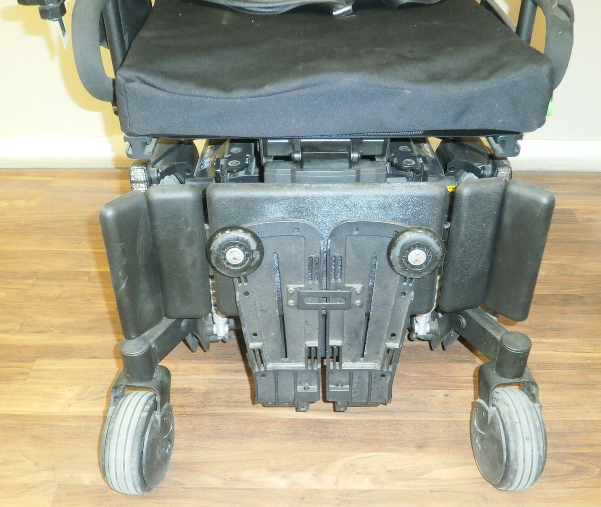 QUANTUM EDGE 2.0 POWER WHEELCHAIR With Tilt Function (No Batteries)