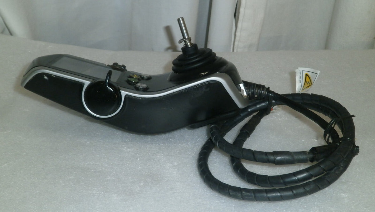 QUANTUM EDGE 6 JOYSTICK BROKEN GLASS AS PHOTO