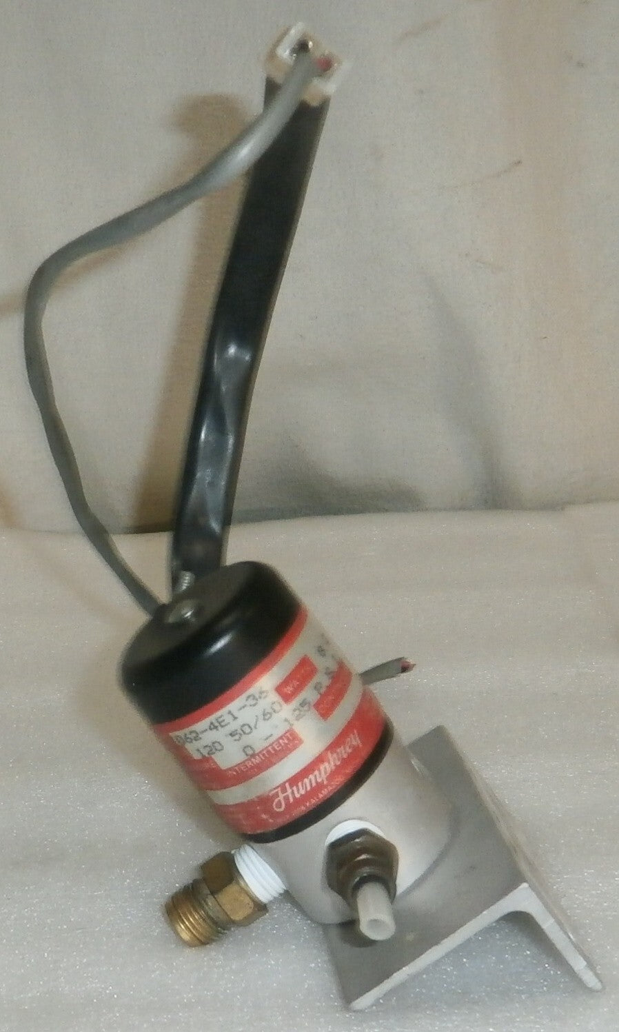 Humphrey 062-4E1-36 120 50/60 Solenoid Valve 24V 6.7W 0-125psi USED