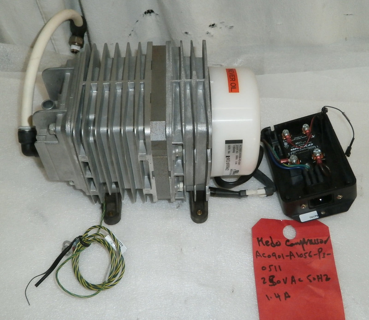 MEDO Compressor AC0901-A1056-P3-0511, 230VAC, 50 Hz, 1.4A, 1.42 psig