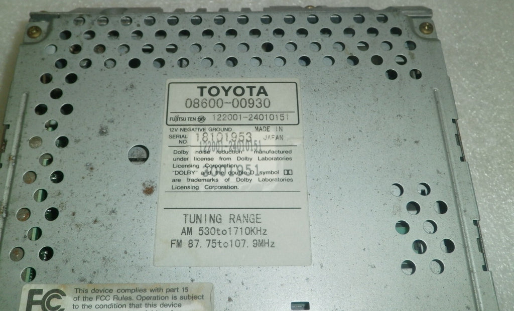 TOYOTA RADIO STEREO FM 08600-00930 CD PLAYER OEM USED VERY GOOD CONDITION