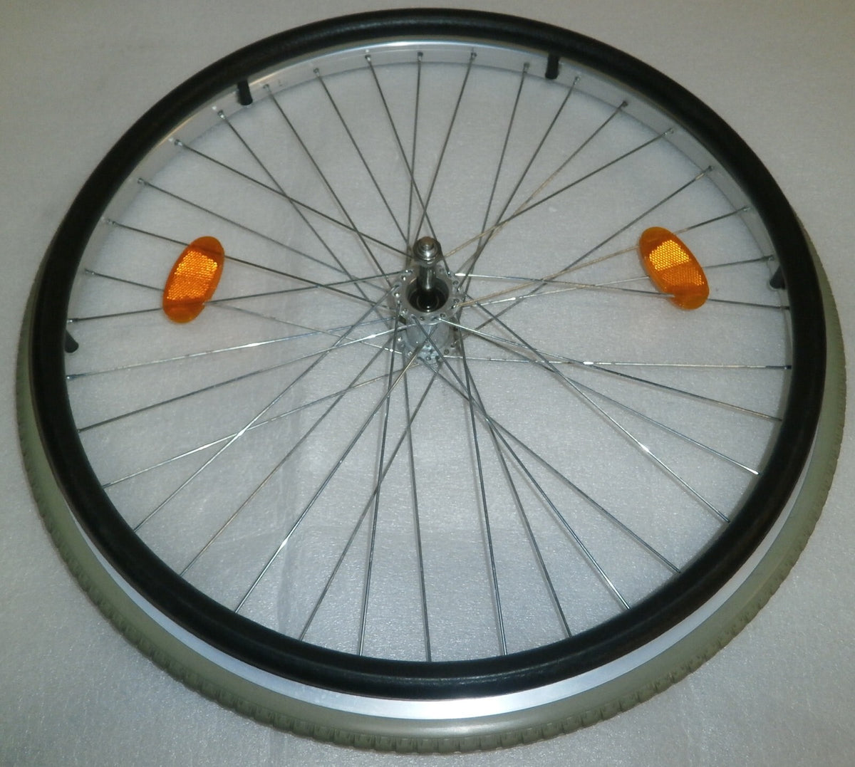 LOT OF 2 BREEZY RUBIX 2 WHEELS 23" SOLID VERY GOOD CONDITION