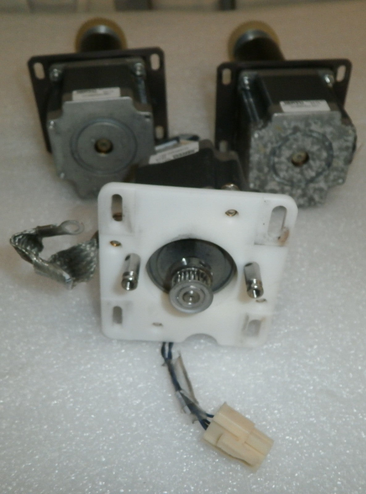 QUANTITY OF 3 SERVO MOTOR KH56KM2-951 GOOD CONDITION