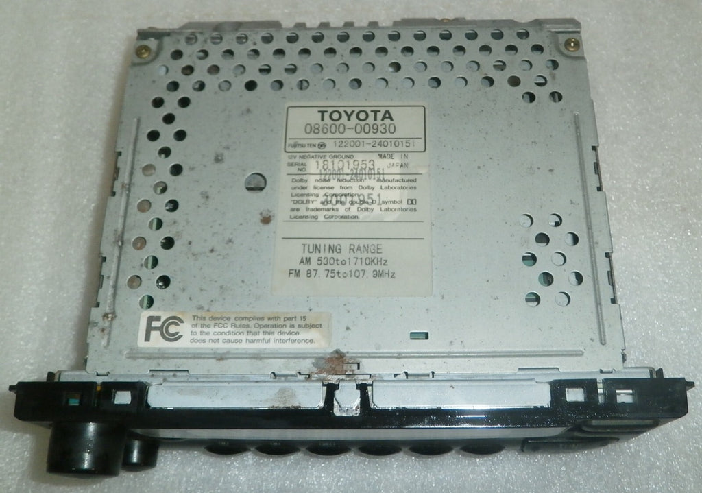 TOYOTA RADIO STEREO FM 08600-00930 CD PLAYER OEM USED VERY GOOD CONDITION