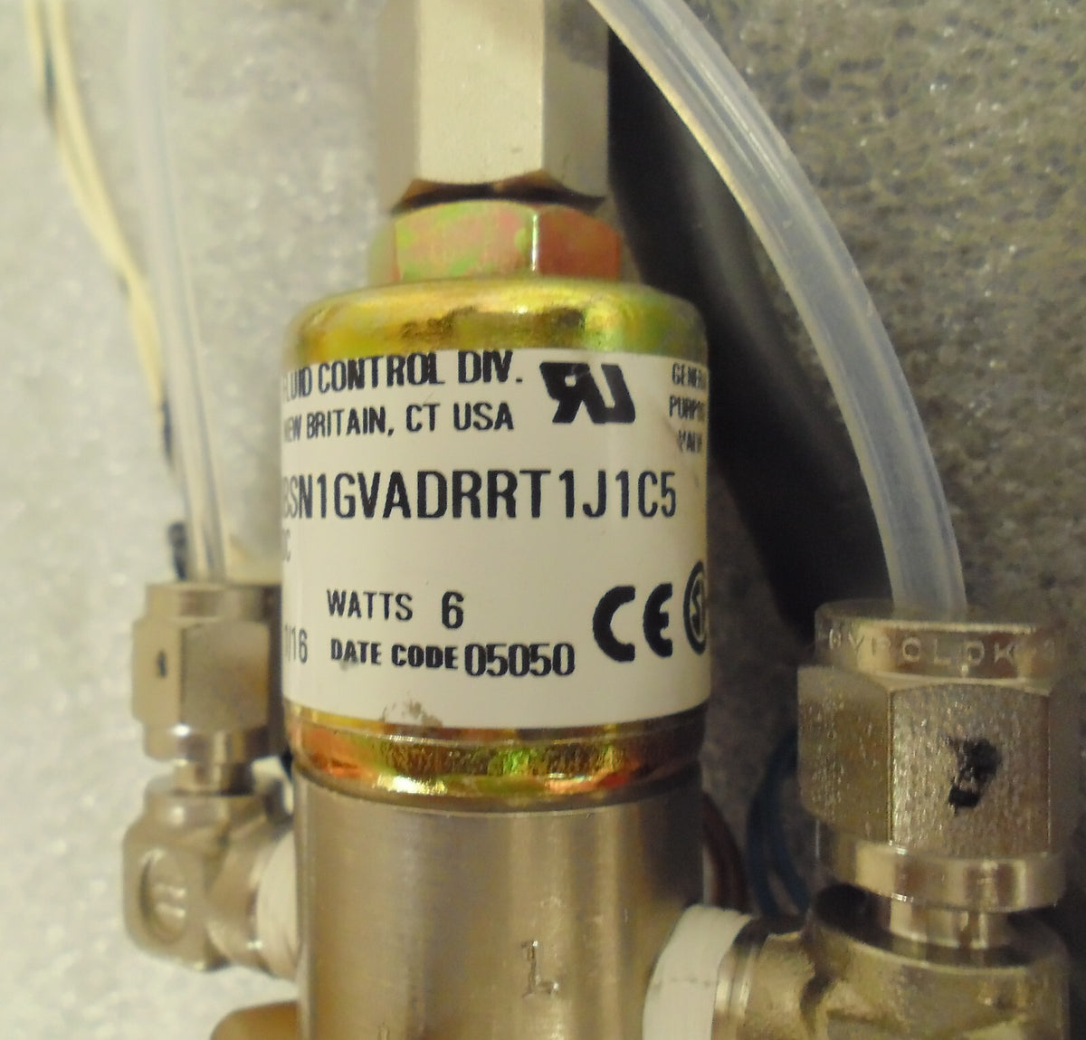 3 WAY PARKER GENERAL PURPOSE SOLENOID VALVE ONE 2490-C3-0231 12V AND 5 249014-0