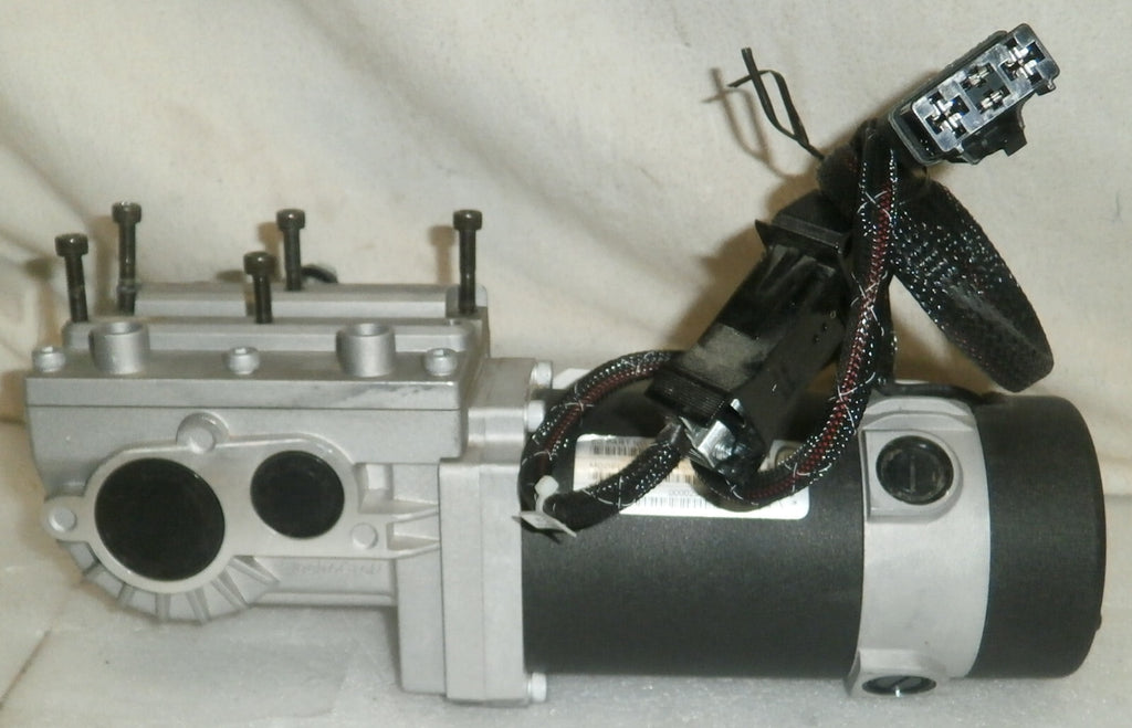 TWO QUANTUM 2016 MOTORS 925-101-006 925-101-005 MOTORS