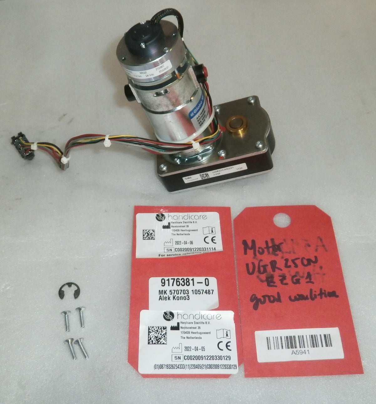 Motor UGR25CNEZG1 Good Condition for Handicare machine 9176381-0 MK 5707 1057487