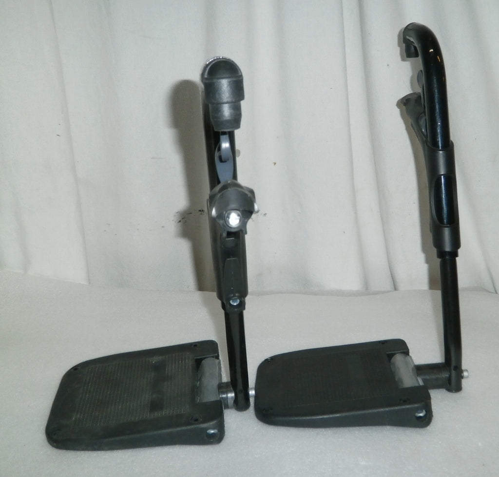Pair of Invacare Action Leg rest for Wheelchair Very Good Condition