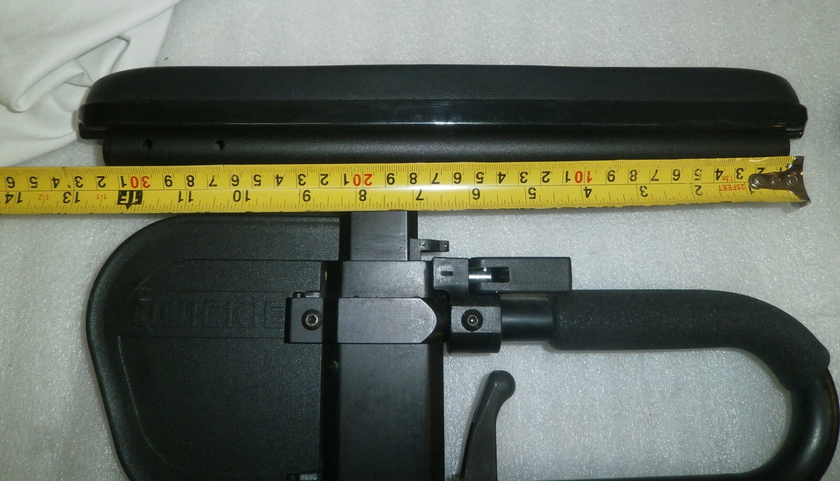 PAIR OF WHEELCHAIR ARM RESTS LEFT AND RIGHT WITH SUPPORT FOR QUICKIE LXi
