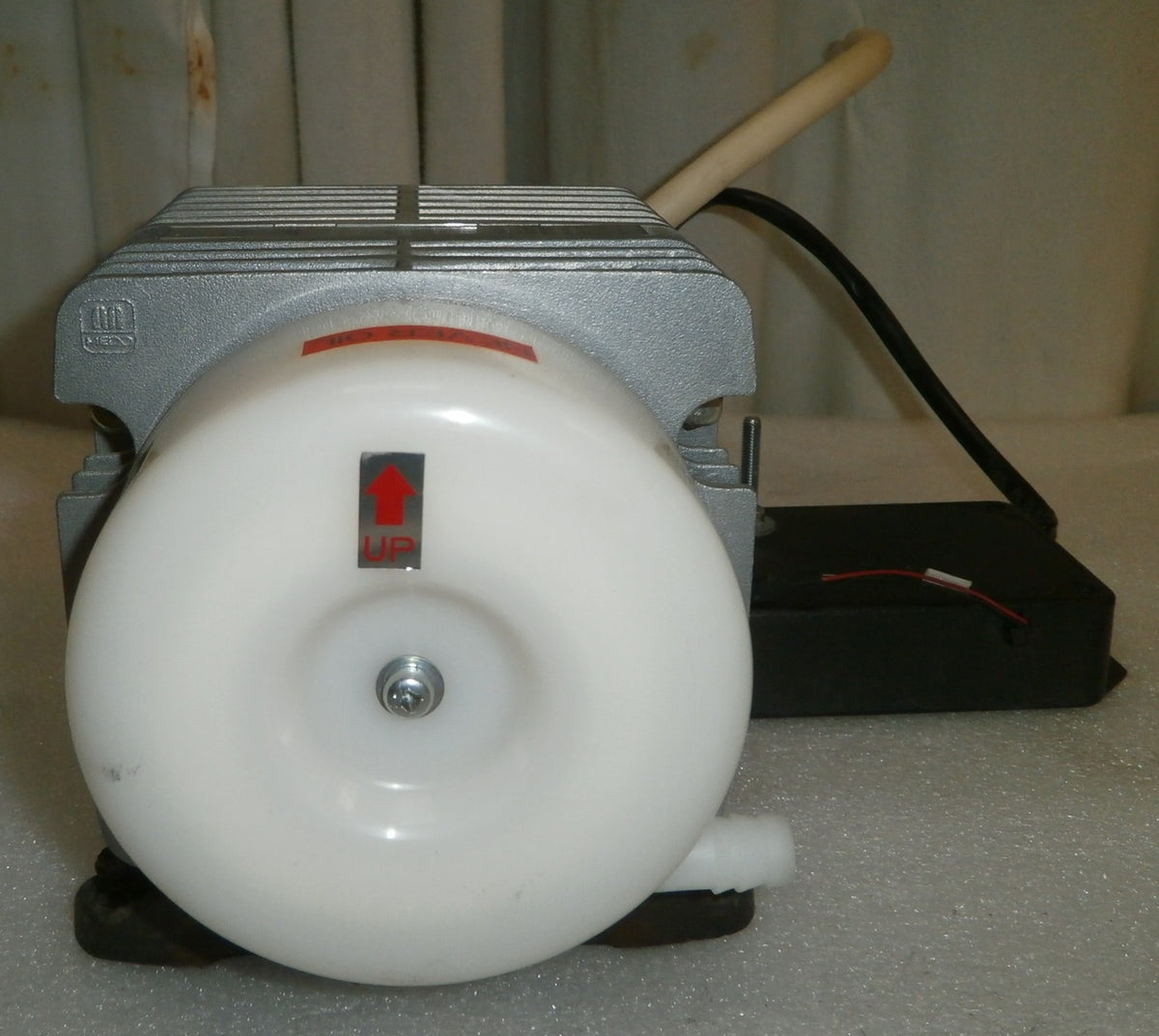 MEDO COMPRESSOR AC0901-A1056-P3-0511 230V WITH PARTS AS PHOTO