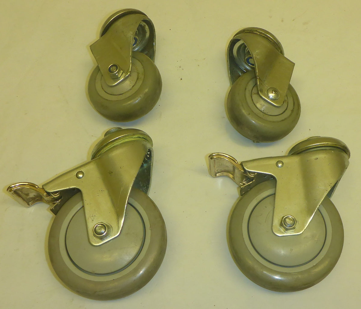 BHM FLOOR ERGOLIFT CASTERS GOOD CONDITION